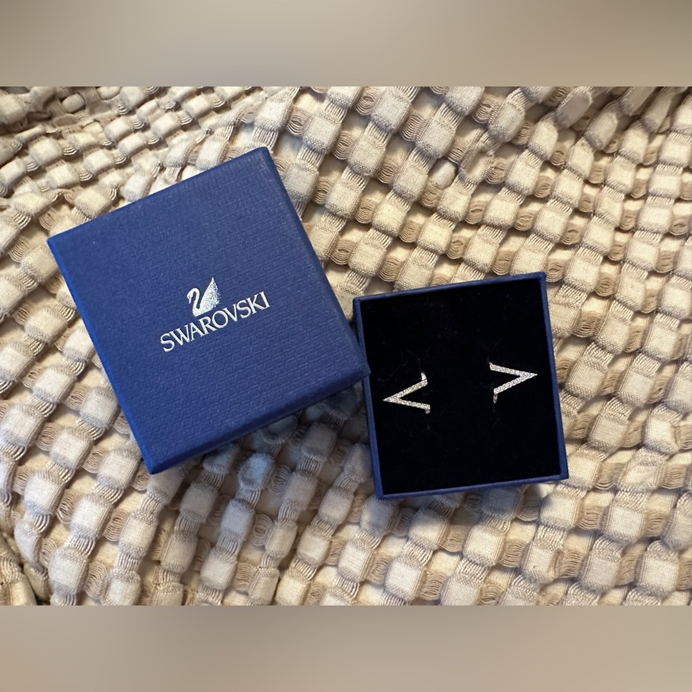 Brand new set of Swarovski rings